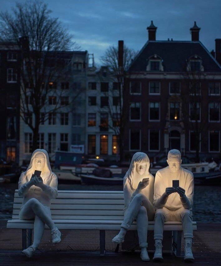 Реалистичная скульптура в Амстердаме