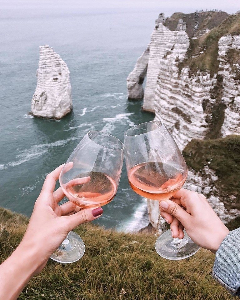 — Kоторый час? 
— Лето. 
— Xороший час.