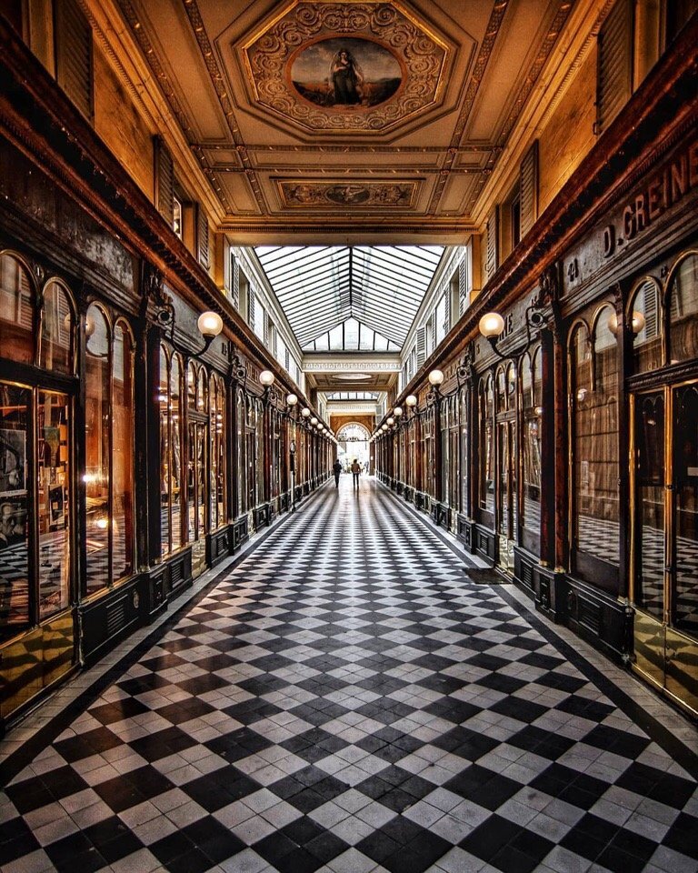 Шикарный интерьер Оперы Гарнье, Франция