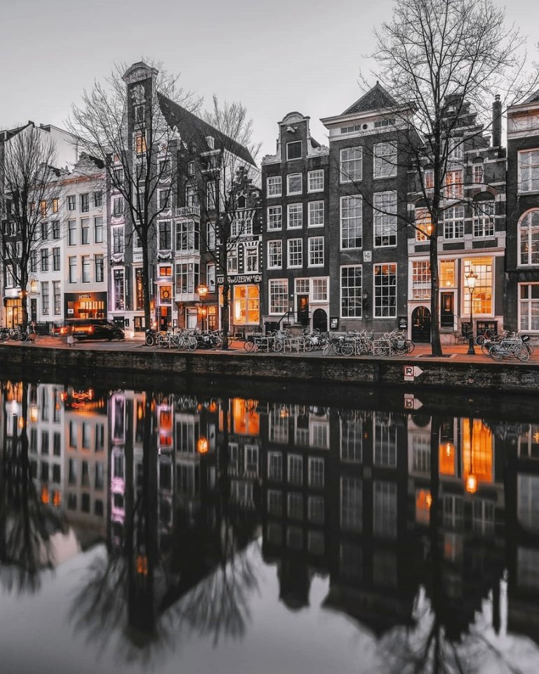 Огни вечернего Амстердама 