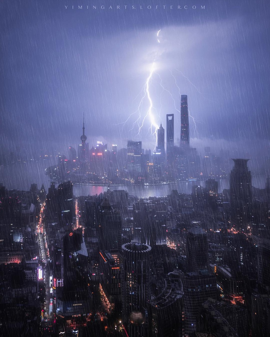 Немного городов и футуризма