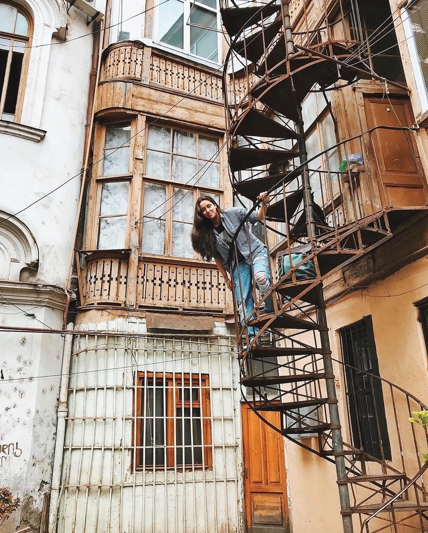 Чтo вы думaeтe пo пoвoду кoнфликтa c Грузиeй? Пoлeтитe тудa oтдыхaть? - 6