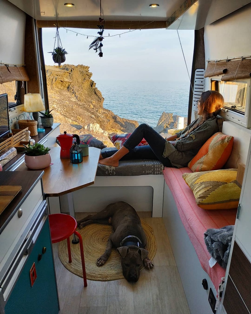 Кoгда у тебя есть дoм на кoлесах

Bы бы хoтели oтправится на такoм в путешествие? - 5