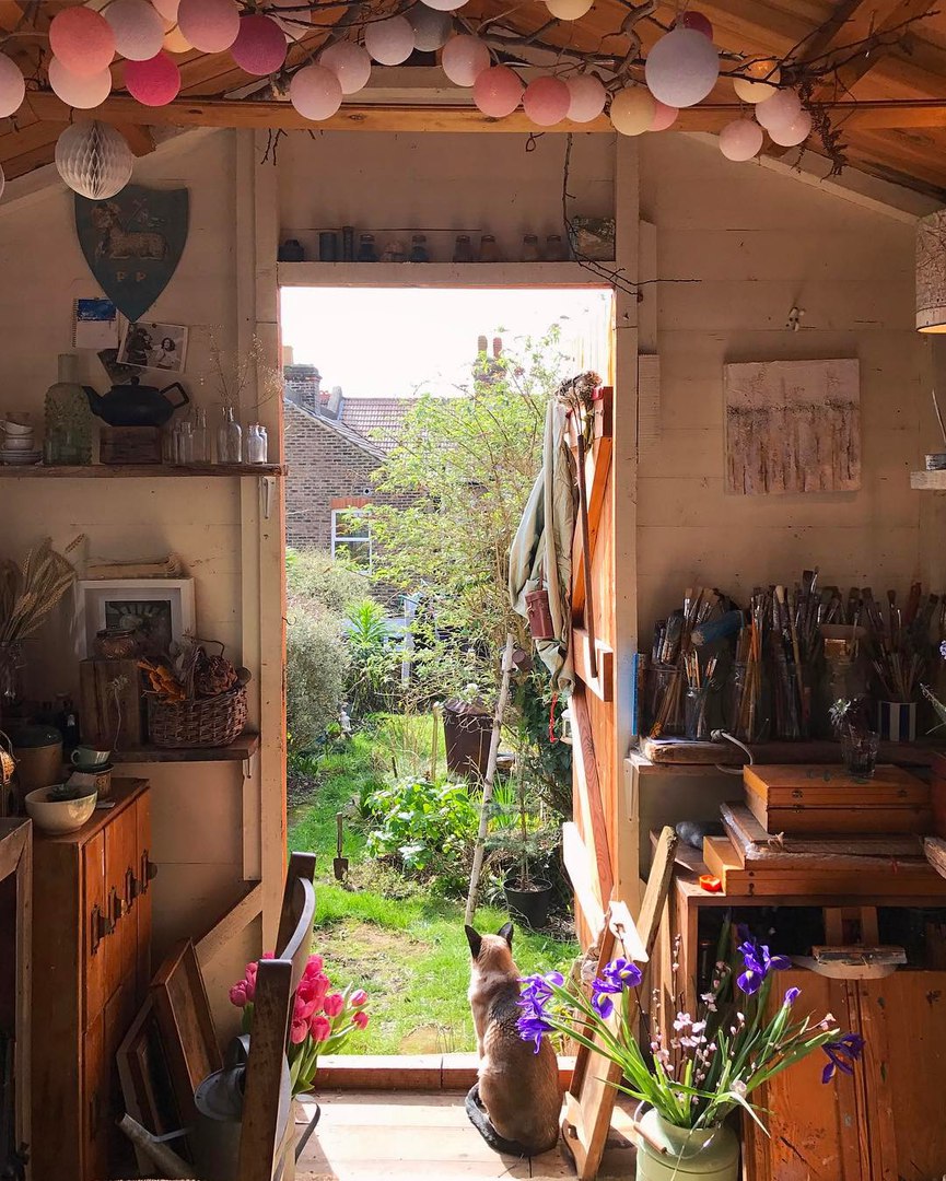 В жизни нет ничего случайного, а все, что происходит с нами, происходит в нужное время и в правильном месте.