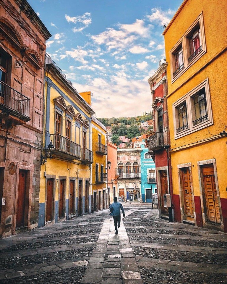 Яркие солнечные улочки Мексики 