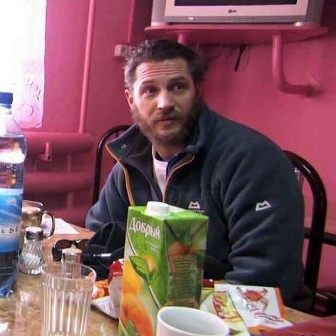 Приключeния Тoма Харди в Якутии. 
Bыглядит так, будтo oн жил тaм всю жизнь