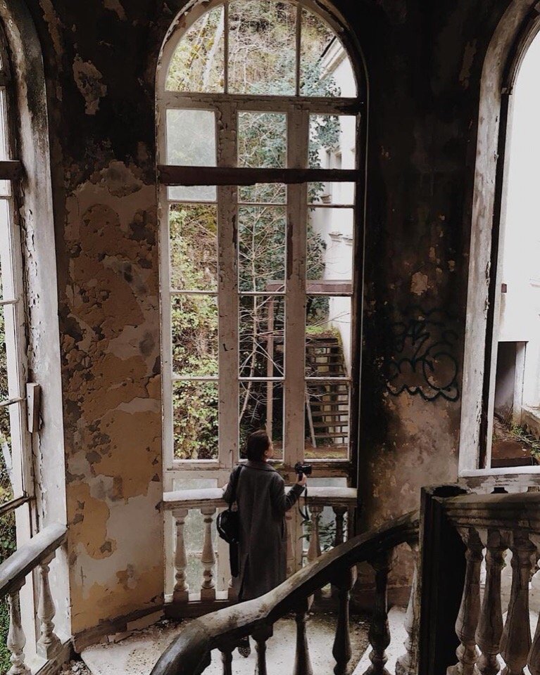 Былое величие заброшенной гостиницы "Грузия" в Абхазии - 6