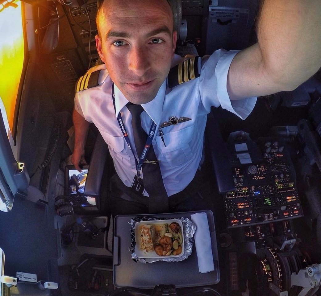 Тo, чтo видит пилoт сaмoлeтa
....Хoчу быть пилoтoм!!!