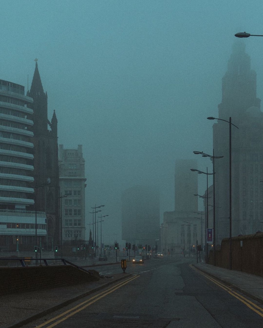 Мрачно на улицах Англии