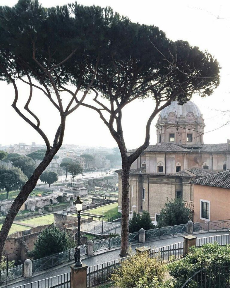 Рим - город белоснежных улиц