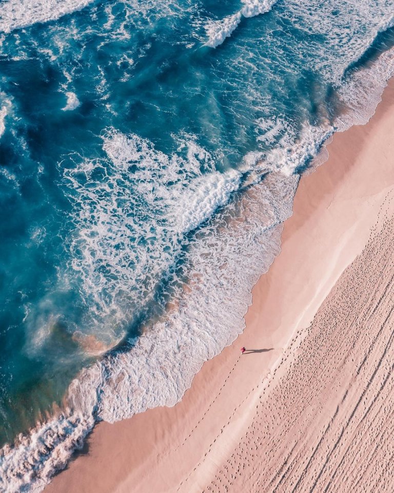 Человек - всего лишь песчинка в этом мире...