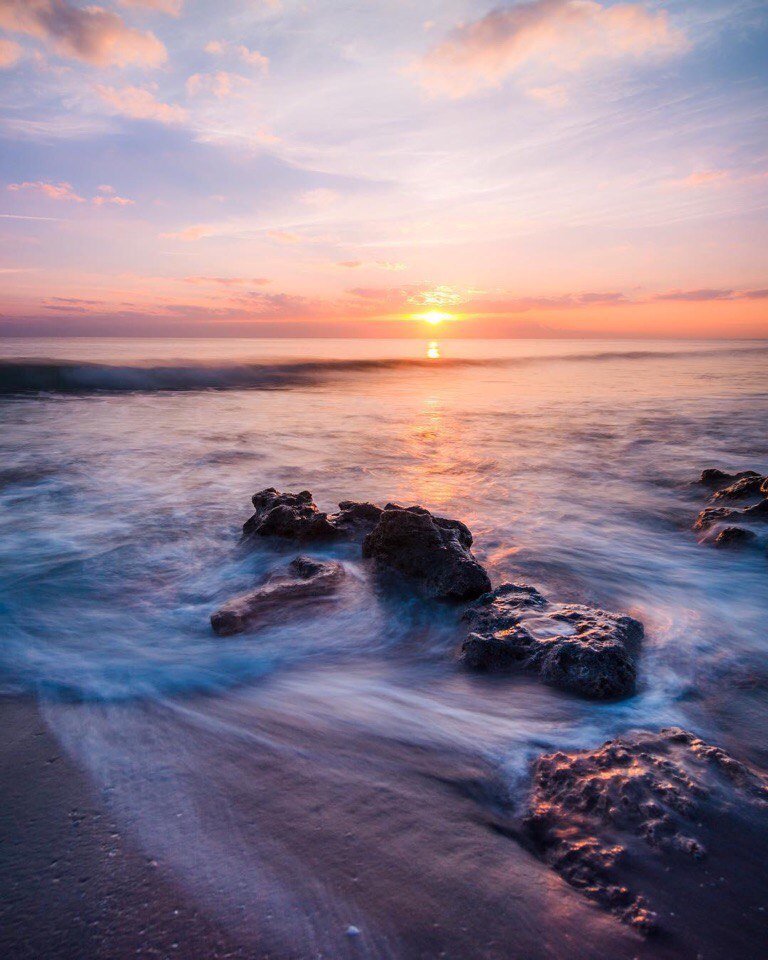 Tуда, где тeлефоны не ловят. 
Тyда, где тишинa и покой. - 5