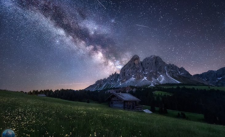 Ночное небо над Доломитовыми Альпами