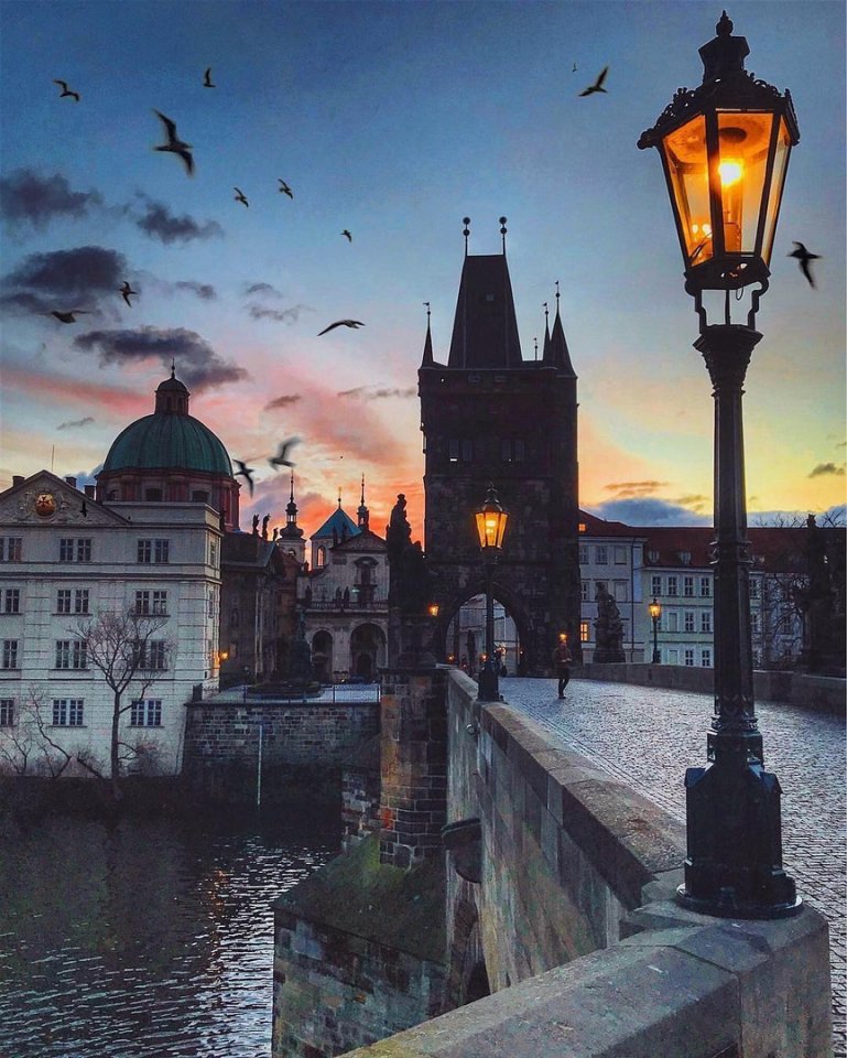 Прага - атмосферный город красных крыш