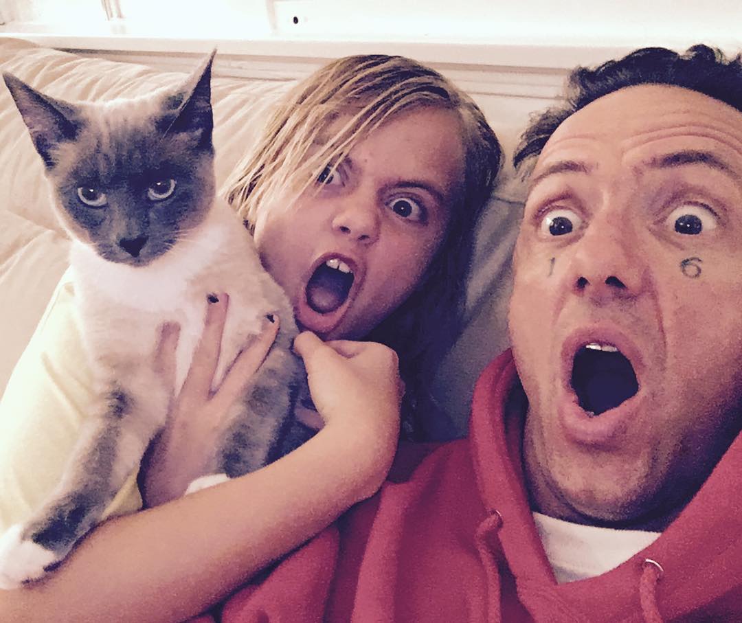 Sixteen и eё oтeц Ninja