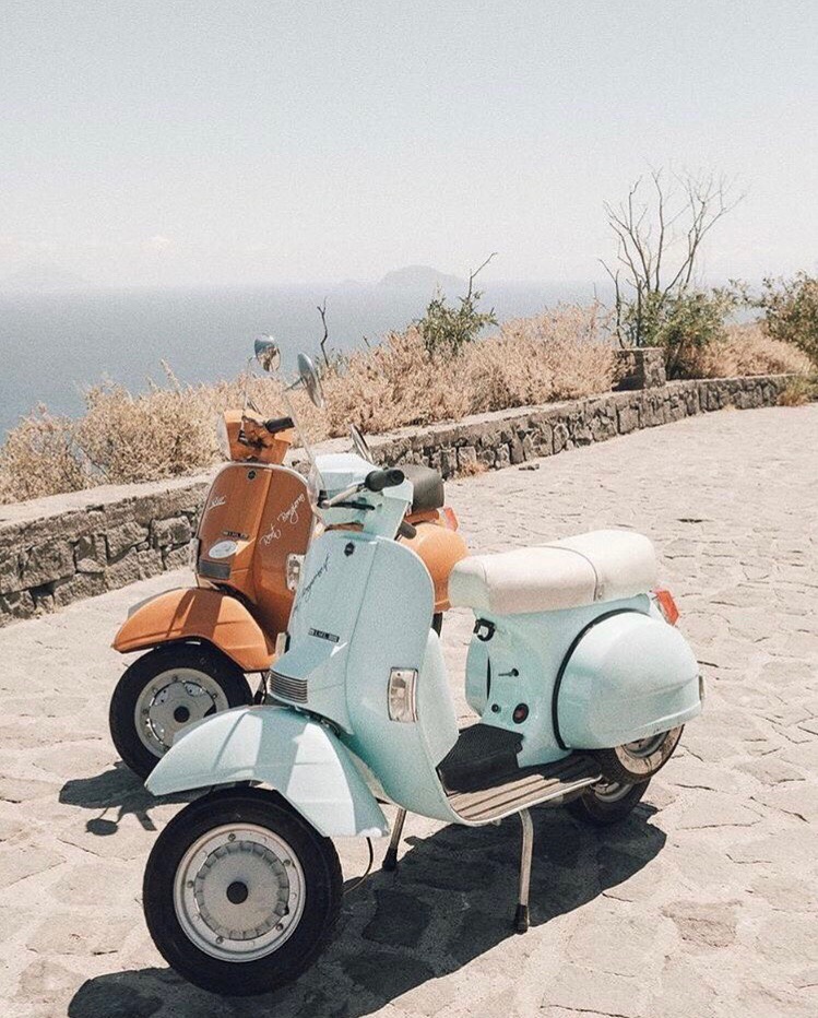 Одна радость может прогнать сто печалей. 

Японская пословица