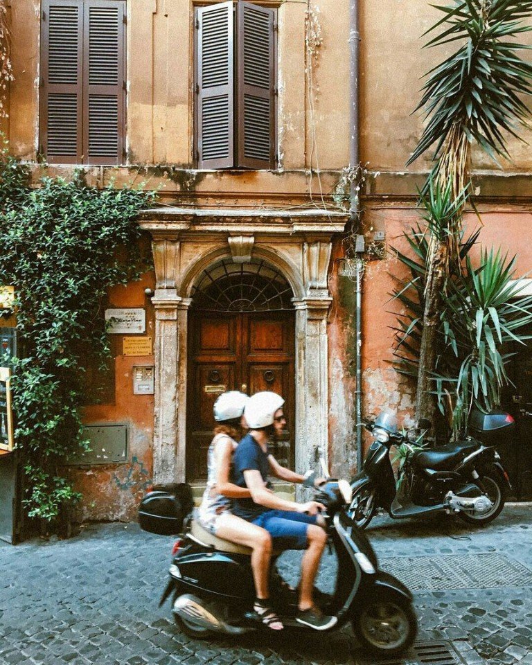 Солнечные летние улочки Рима