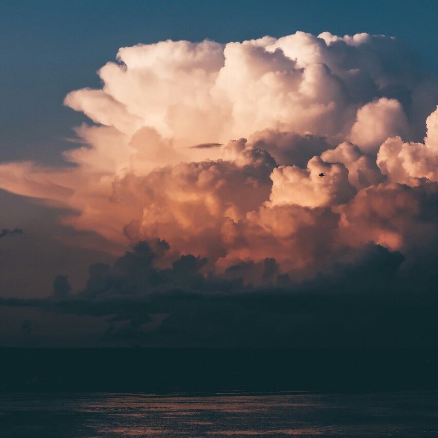 Ошибок не бывает. События, которые вторгаются в нашу жизнь, какими бы неприятными для нас они ни были, необходимы для того, чтобы мы научились тому, чему должны научиться. - 5