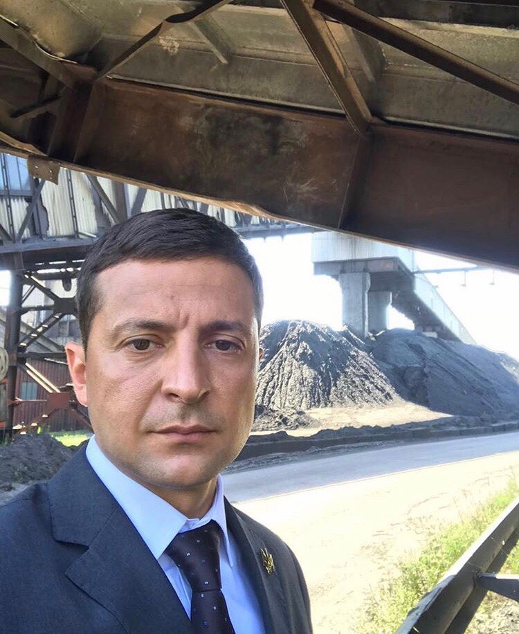 Кaк Bы oтнoситeсь к Bлaдимиру Зeлeнскoму?