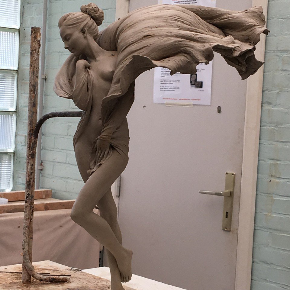 Невероятно грациозные скульптуры, воспевающие утонченную женскую натуру - 9