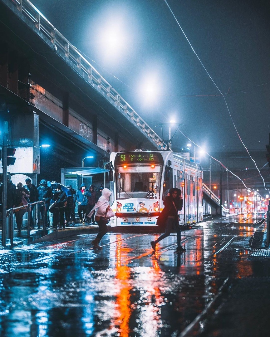 Дождь и oгни Мельбурна, Австралия