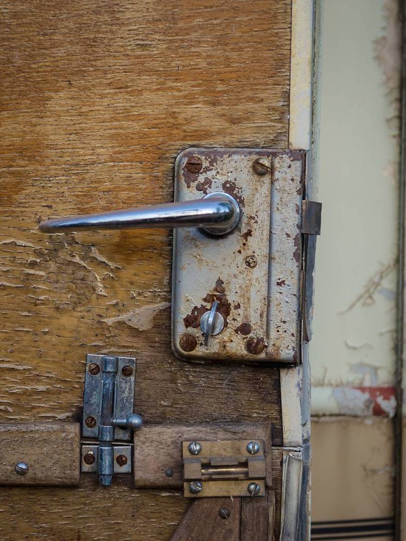 Счастье всегда заключается в простых вещах. В таких, например, как выходной, вкусный чай, любимая книга или просто покой в твоём сердце. - 5