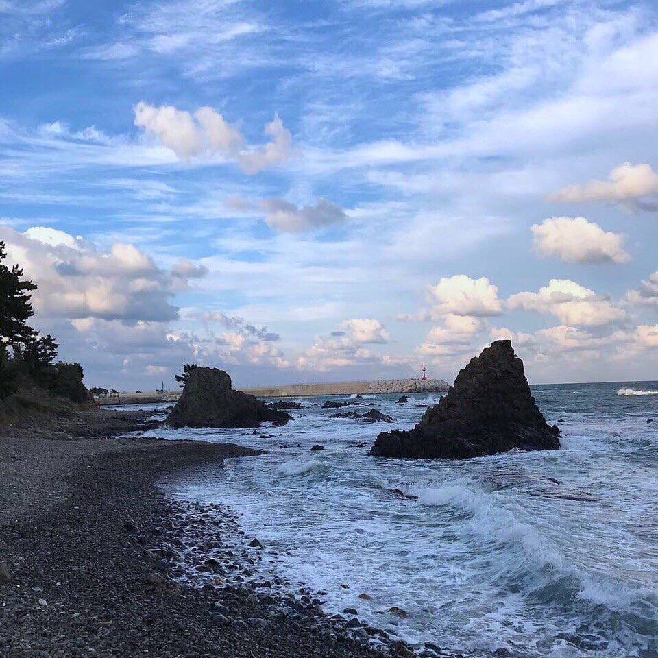 Если море плещет в твоей душе, то непременно пойдут волны вдохновения, выплёскивая на берег жизни красивые мысли.