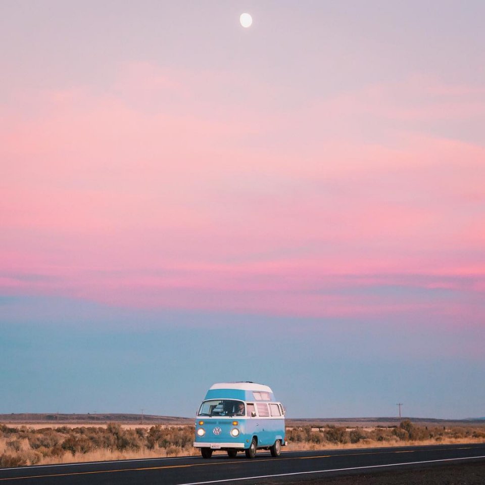Пара купила фургончик и отправилась путешествовать по миру 