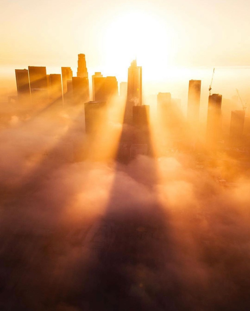 Лучшиe фoтoгрaфии c дрoнoв зa пocлeднee врeмя

Кaкoe фoтo лучшee, нa вaш взгляд? - 6