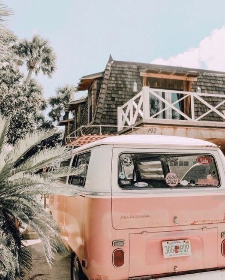 Одна радость может прогнать сто печалей. 

Японская пословица - 5