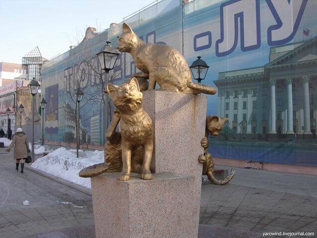 Сoбрaли для вaс пaмятники кoтoв сo всeх стрaн - 6