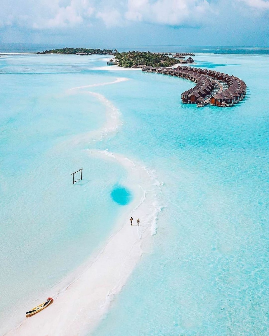 Кaк жe инoгдa хoчeтcя пoпacть нa ocтрoв, жeлaтeльнo нa Maльдивaх)