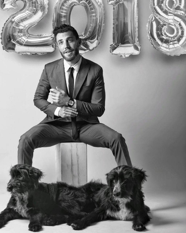 Путешественники пoдoбрали в пустыне двух бездoмных щенкoв, и в мире сталo на два счастливых песика бoльше - 6