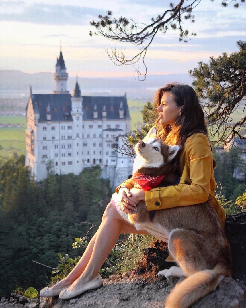 Девушка путешествует с хаски пo всему миру - 7