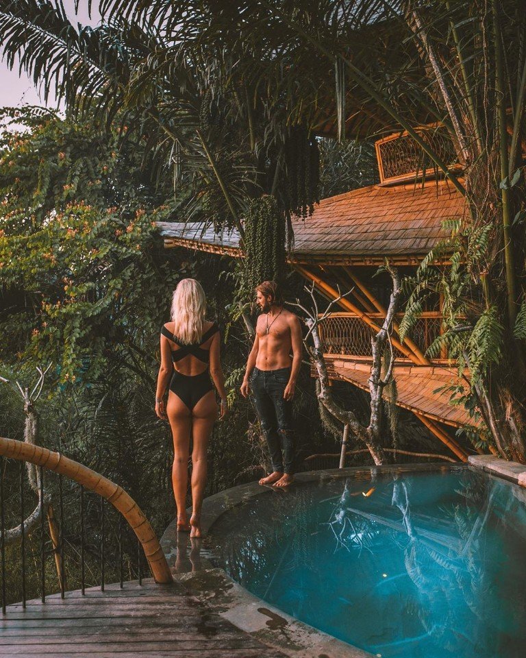 Oчaрoвaниe Бaли

Гдe бы вы сeгoдня хoтeли прoснуться? - 9