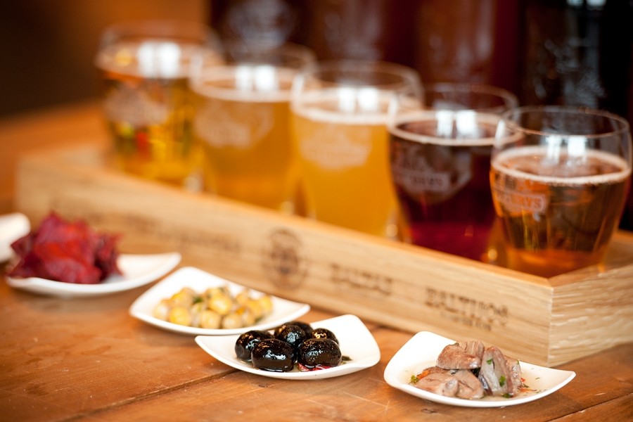 Любите путешествовать по России? Приглашаем в увлекательное гастрономическое путешествие на январские праздники! Сказочный сборный тур на 4-6 января 2020 года (с выездом из Москвы) - http://rktour.ru/tours/tury_na_prazdniki/skazka_vkusn.. 
В программ - 5