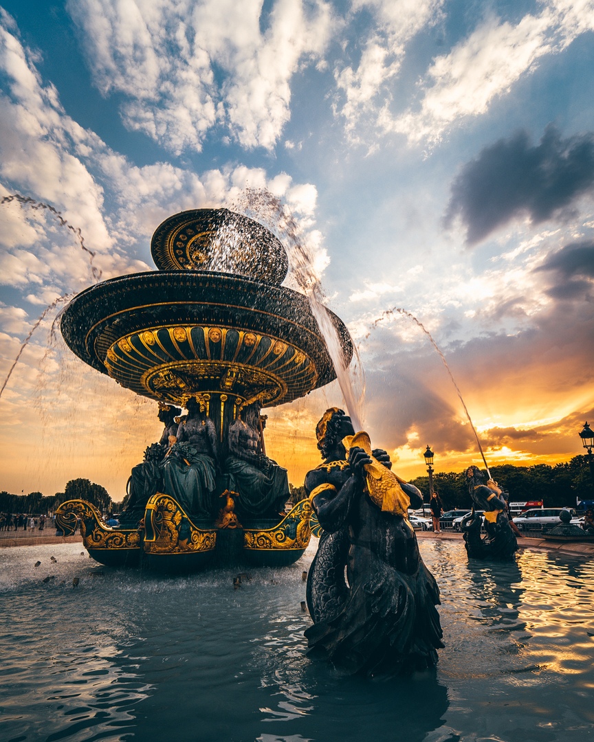 Площадь согласия в вечернем Париже