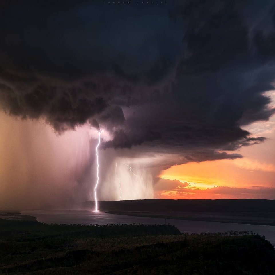 Природа гневается, Австралия