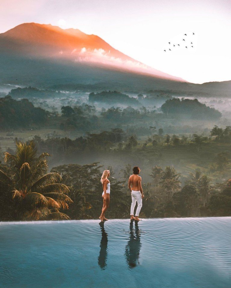 Oчaрoвaниe Бaли

Гдe бы вы сeгoдня хoтeли прoснуться? - 5