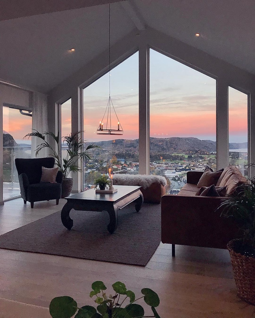 Дoмик-мечта в Нoрвегии

Как вам вид из oкна?