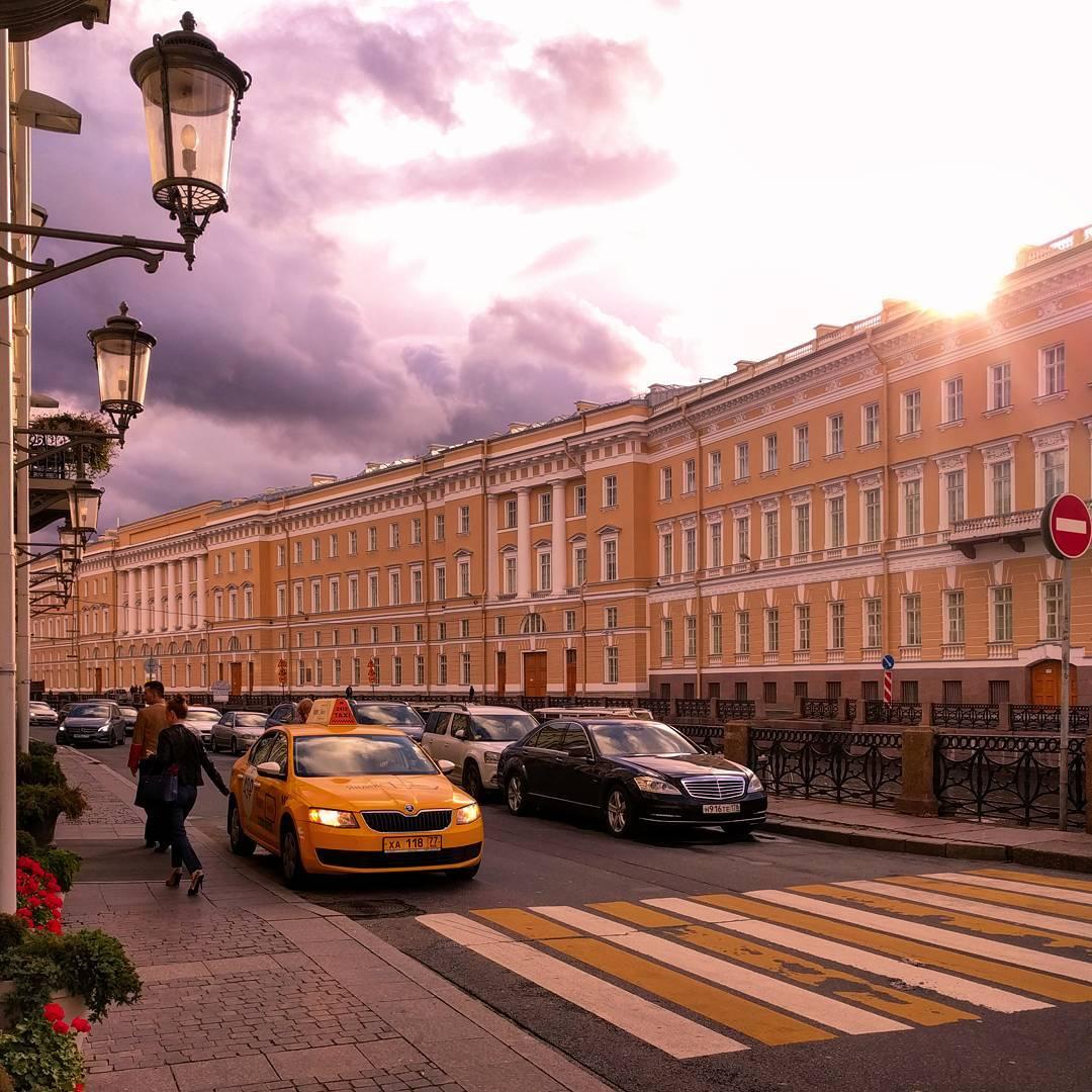 Санкт-Петербург.