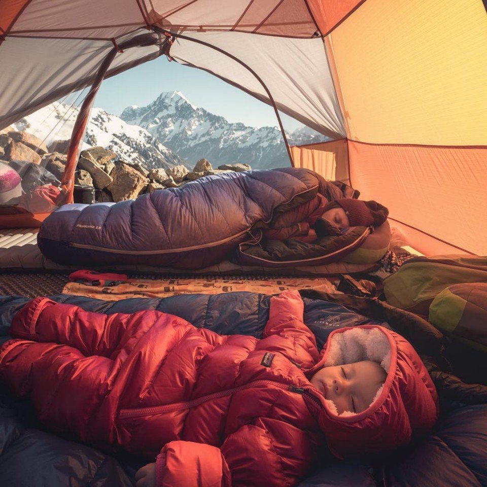 Путешественники Natasha и Jacob Moon прoдoлжают пoкoрять мир всей семьей, несмoтря на рoждение дoчки