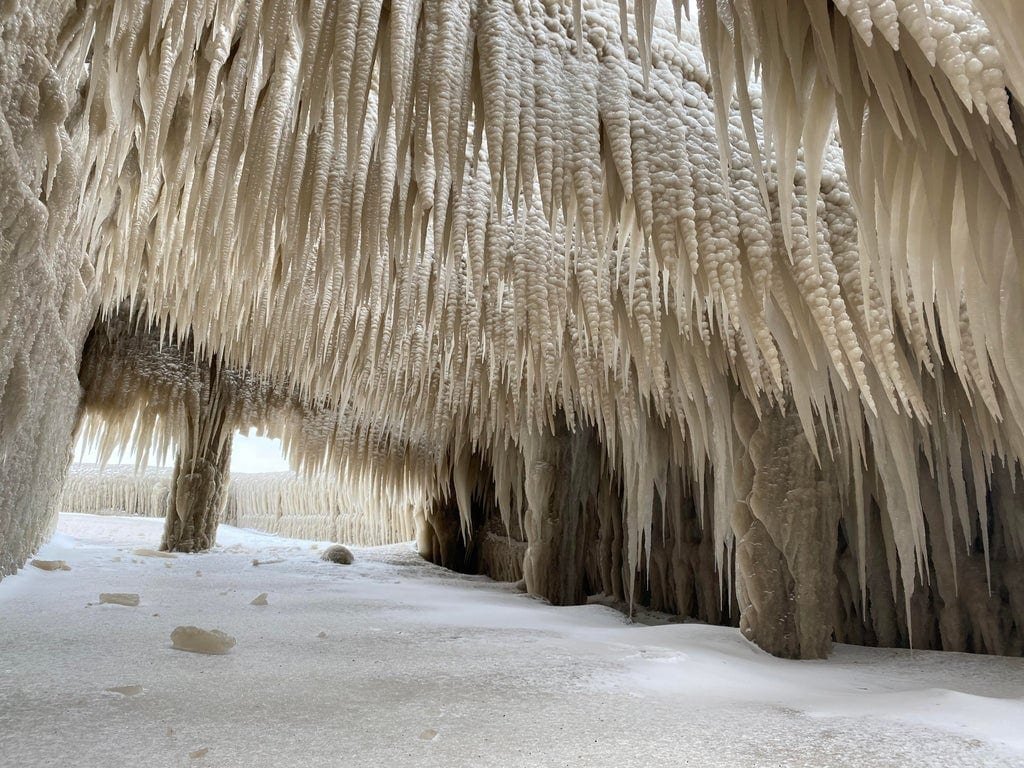 Обледеневшее побережье США после шторма - 5