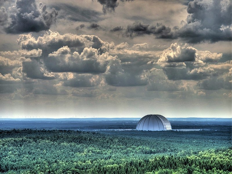 В Германии в здании бывшего а��гара для дирижаблей построили вот такой шикарный аквапарк