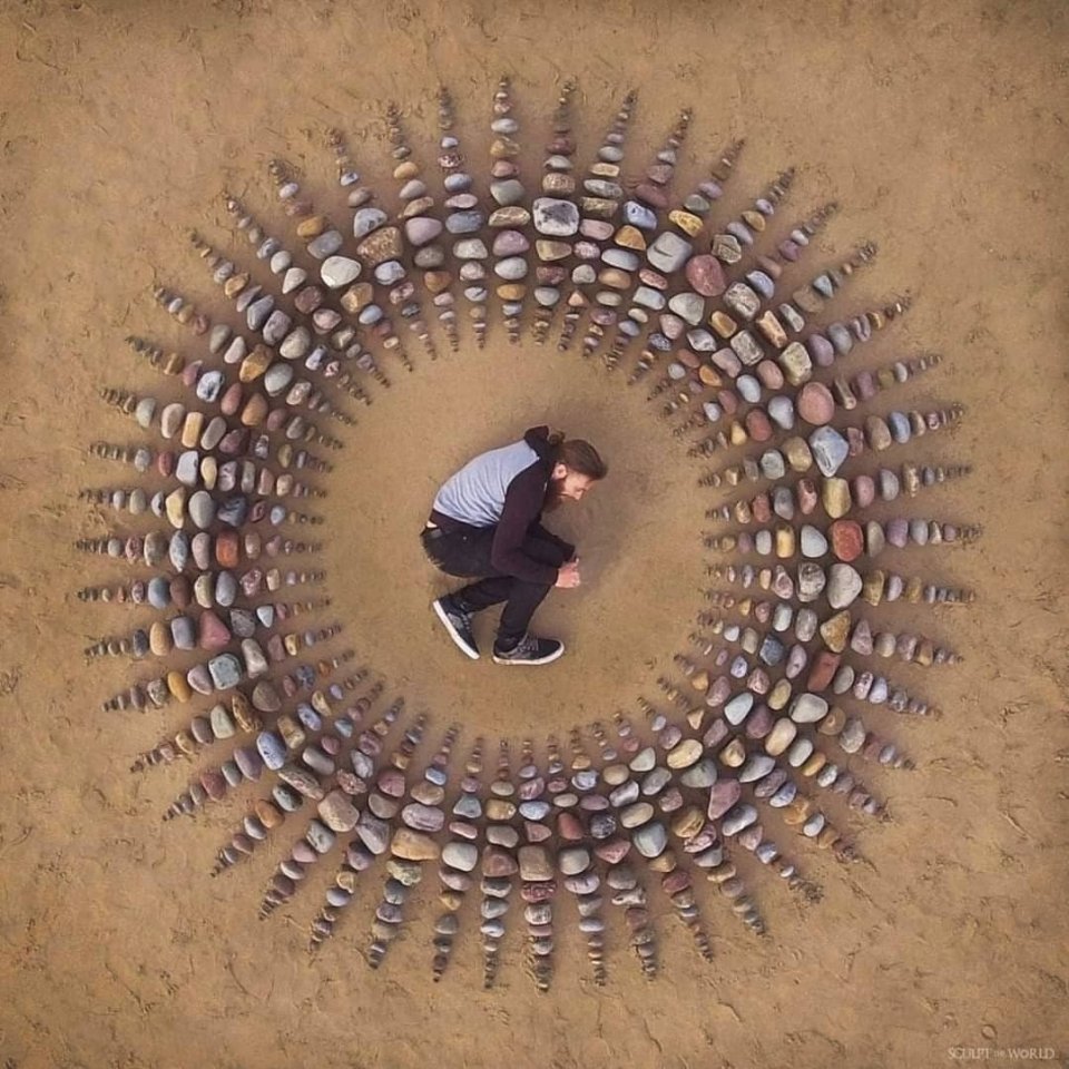 Джон Форман увлекается созданием вот таких завораживающих композиций из морской гальки. Как вам? - 8