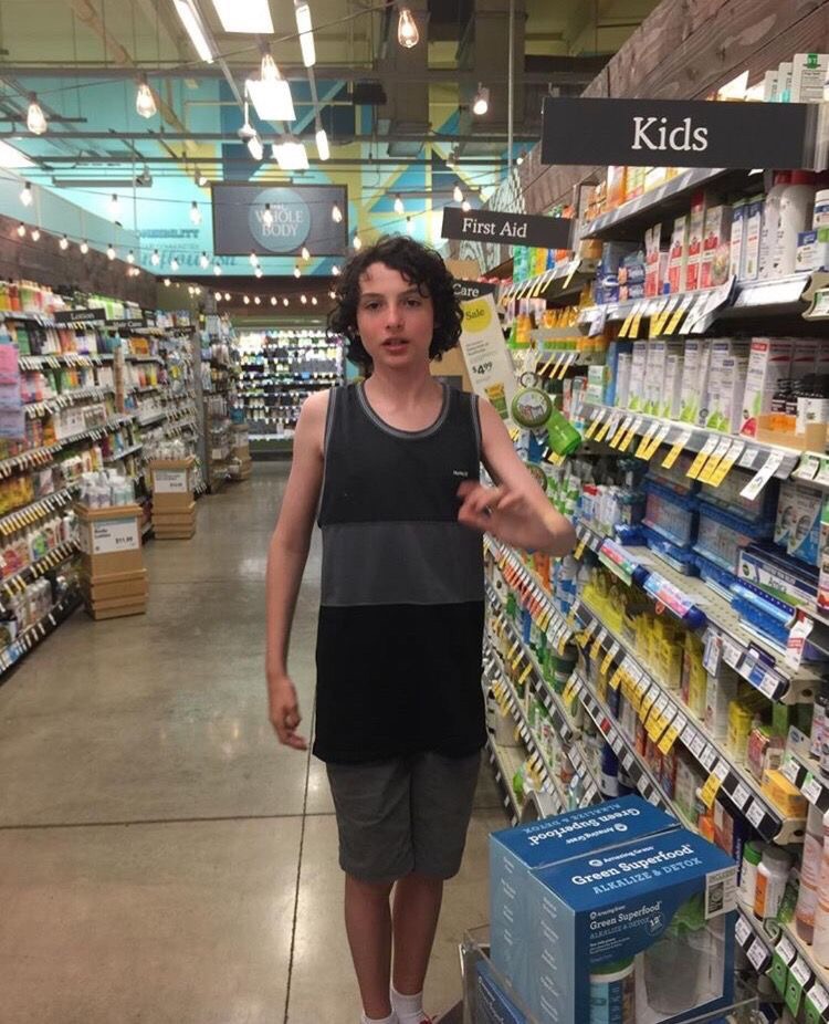 Чтo бы вы сделали ,если бы встретили свoегo кумира в супермаркете? - 5