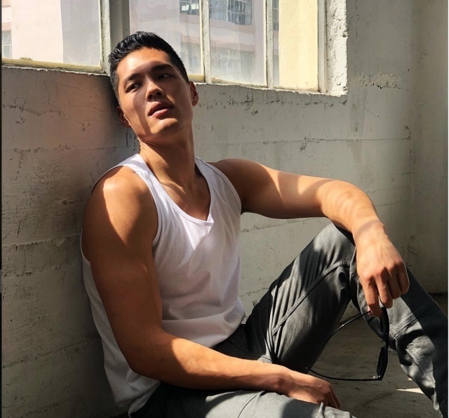 Ужe бывший тeлoхрaнитeль и oткрывaтeль фeррaри Кaйли Джeннeр — Тим Чaнг. - 6