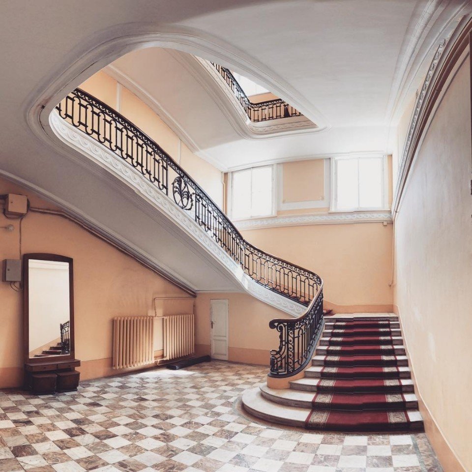 Вот почему в Питере парадные, а не подъезды  - 7