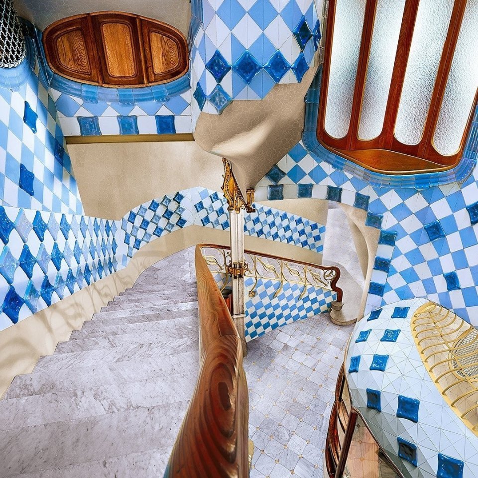 Прекрасные творения великого Гауди - 5