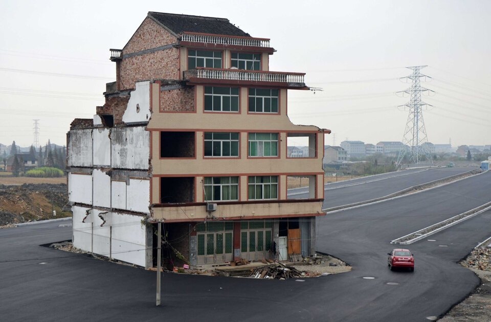 Что происходит, когда люди отказываются продавать cвoе жилье (Китай):